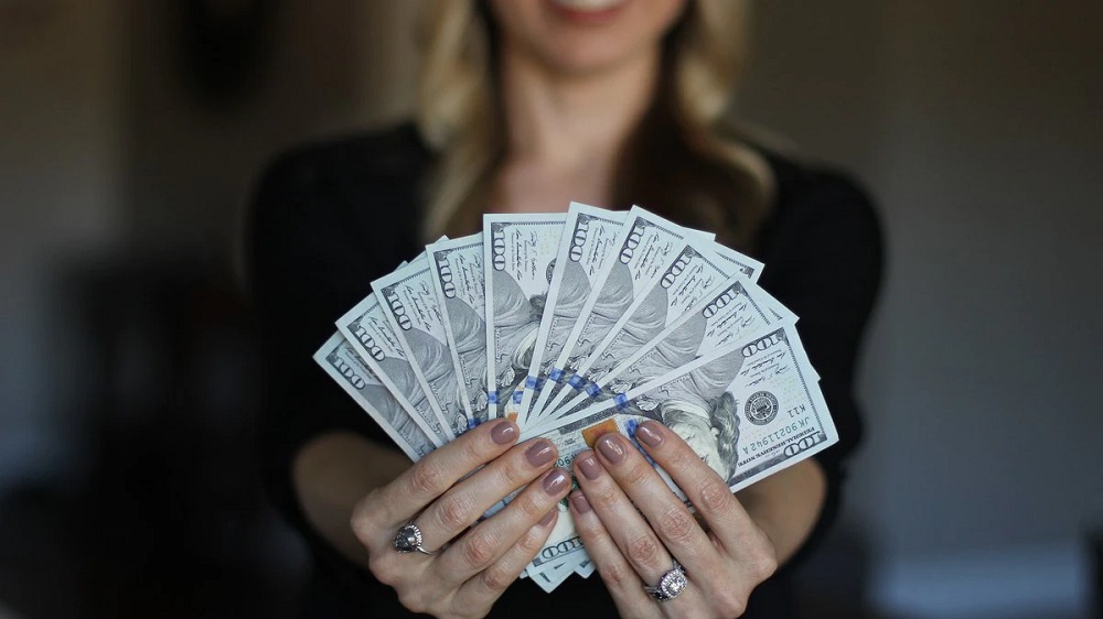 How Slick Cash Loan Helps You Get Out Of Financial Trouble